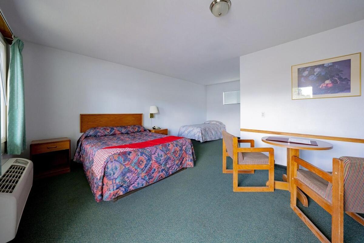ג'ון דיי Budget 8 Motel מראה חיצוני תמונה