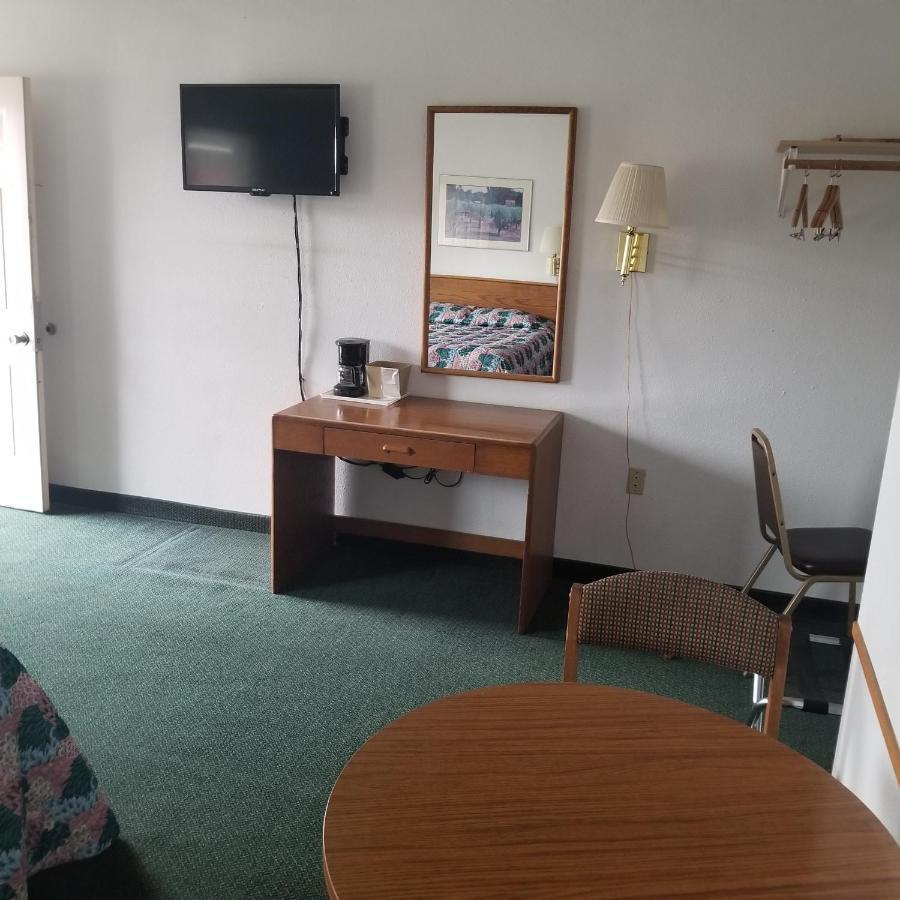 ג'ון דיי Budget 8 Motel מראה חיצוני תמונה